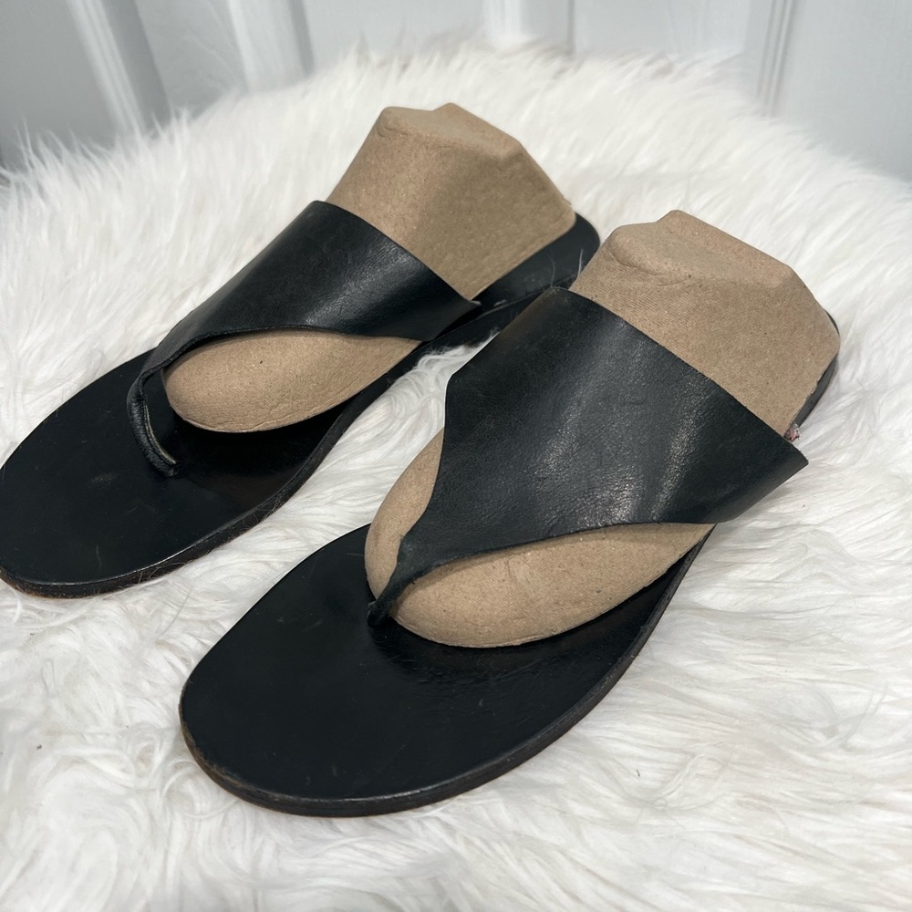 Sleek Black Leather Women's Sandals